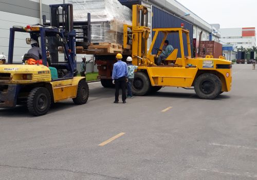 Cho thuê xe nâng tại KCN Đồng Văn