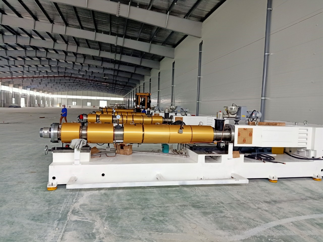 CHUYỂN MÁY KCN QUANG CHÂU